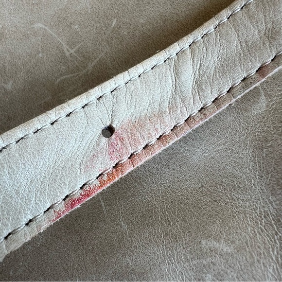 Frye Melissa Leather Zip Crossbody Purse Oat Cream Distressed Rustic 11x8 GUC - Picture 15 of 15